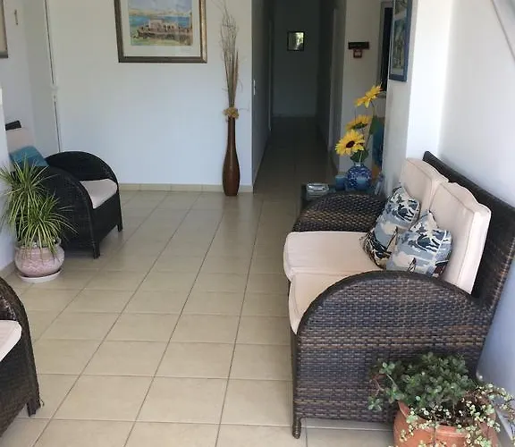 Anett אלפוניסוס